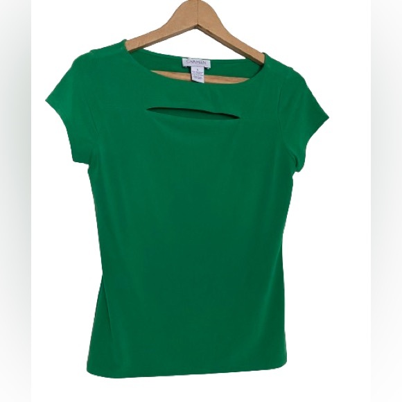 Carmen Marc Valvo Tops - Carmen Marc Valvo Kelly Green Cut Out Short Sleeve Blouse